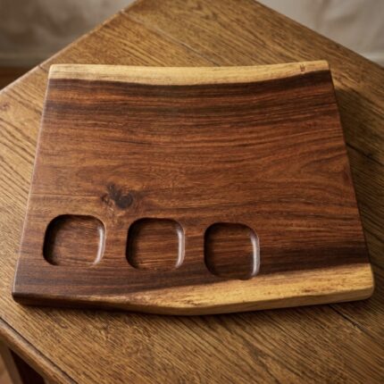 לוח חיתוך והגשה - סיסם